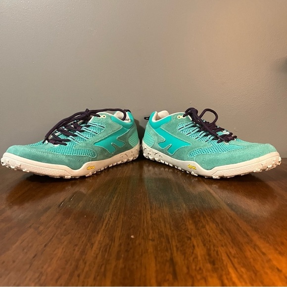 Hi-Tec Apollo Aqua Marine/Wine color. Women’s size 8.5. Like new - Picture 11 of 15